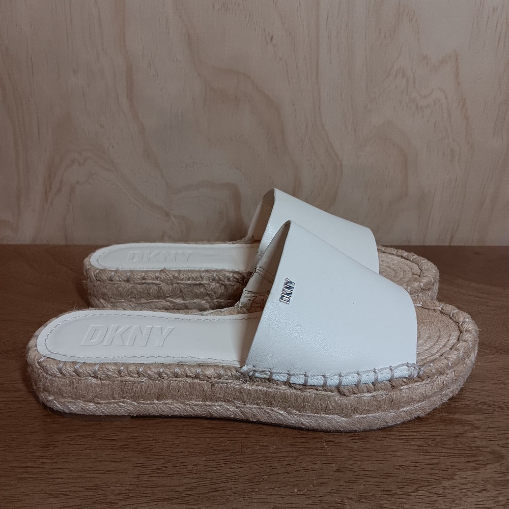 NWT DKNY Women's Slip-on Espadrille Wedge Shoes White 6.5M